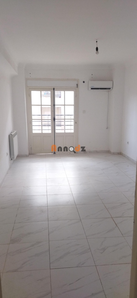 Location Appartement 4 pièces 135 m² Tipaza Fouka